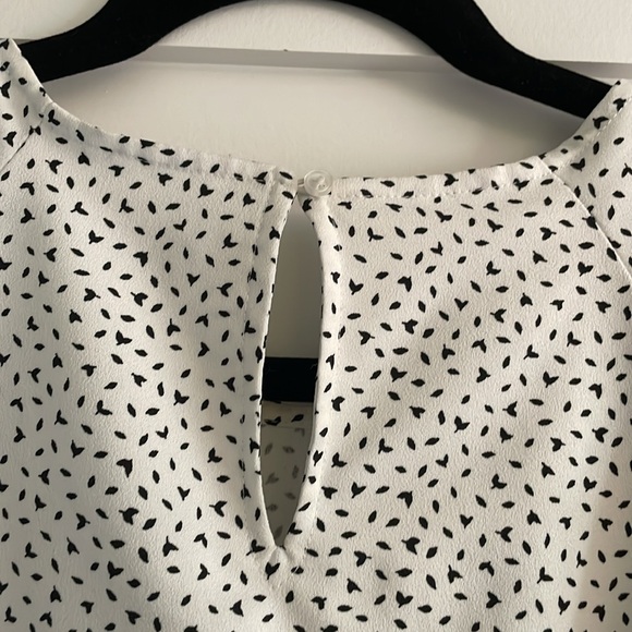 Puff Sleeve Blouse - Picture 4 of 4